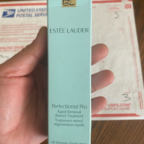ESTEE LAUDER Perfectionist Pro Rapid Renewal Retinol Treatme - Picture 4 of 7
